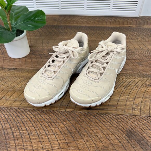 NIKE Air Max Plus TN 6.5 womens Cream/Beige Tan Gum - Picture 1 of 9